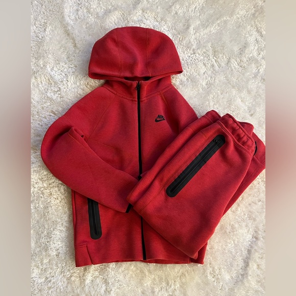 Nike Other - Boys size L Nike Tech outfit